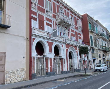 Via Nazionale locale in vendita
